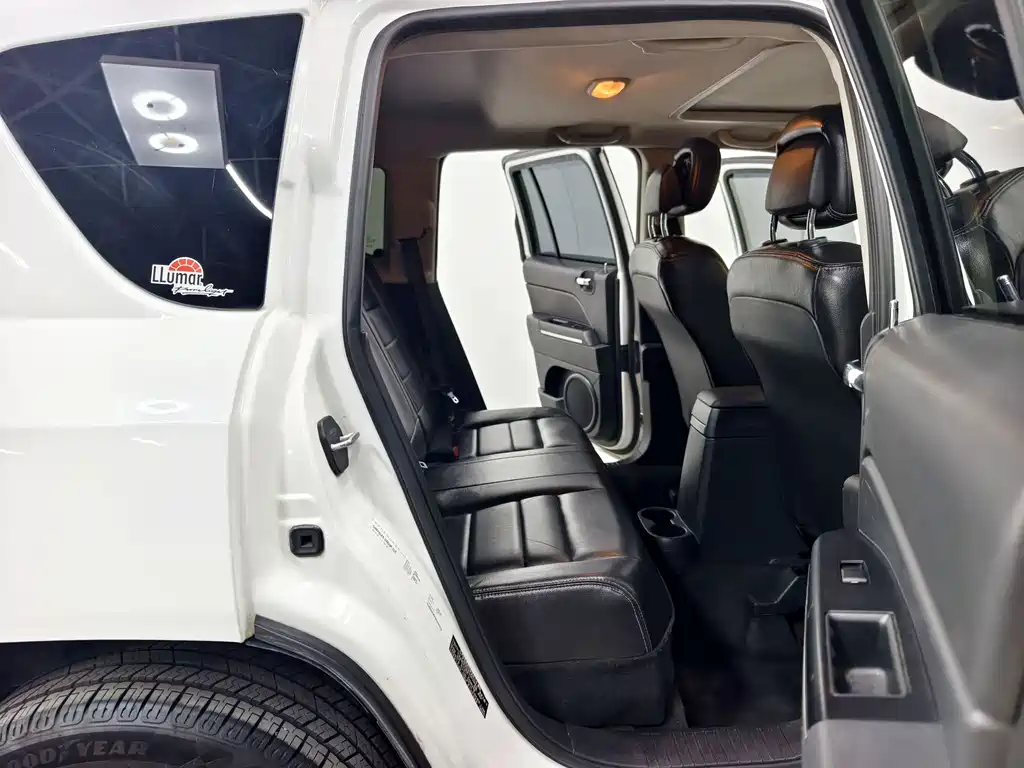 Jeep Compass 2013 — фото 16