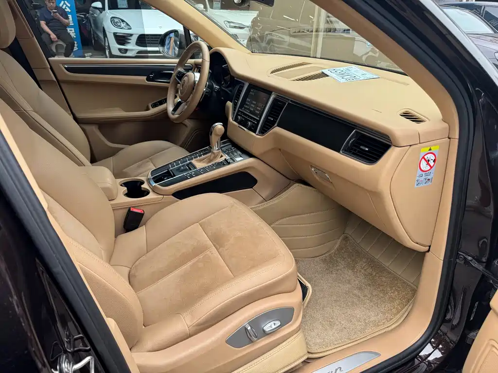 Porsche Macan 2015 — фото 16
