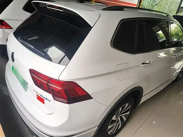 Volkswagen Tiguan L Plug-In Hybrid 2024