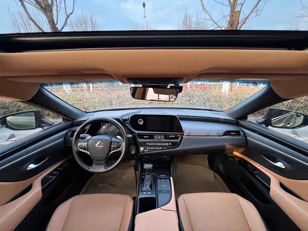 Lexus ES 2022 — фото 14