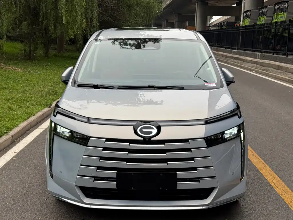 GAC Motor E8 PHEV 2024 — фото 2