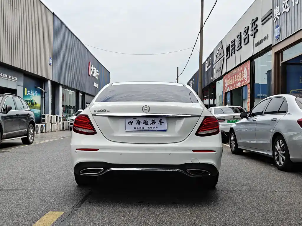 Mercedes-Benz E-Class 2019 — фото 16