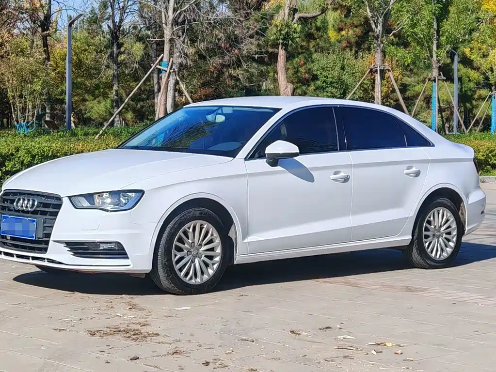 Audi A3 2015 — фото 1