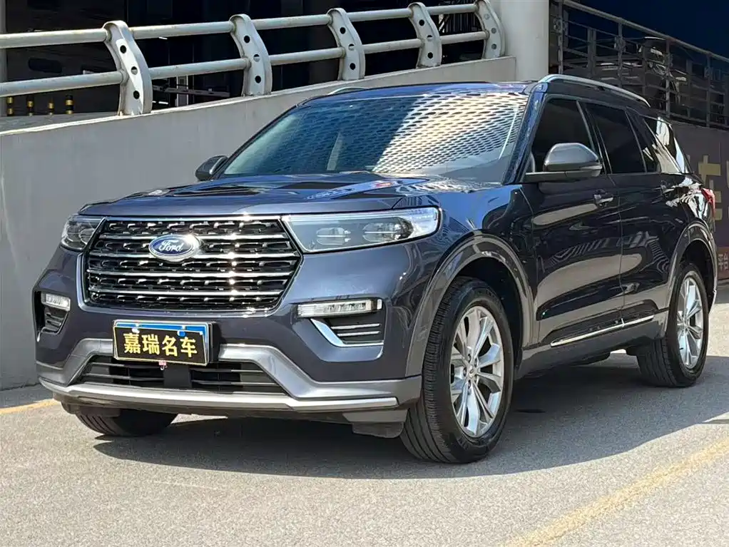 Ford Explorer 2020 — фото 1