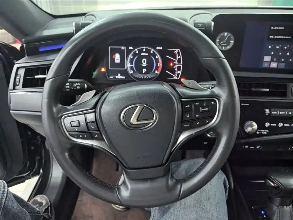 Lexus ES 2022 — фото 11