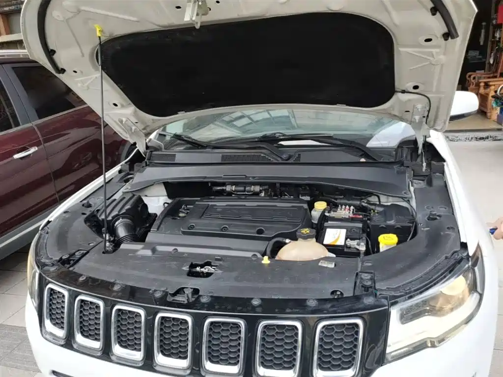 Jeep Compass 2017 — фото 20