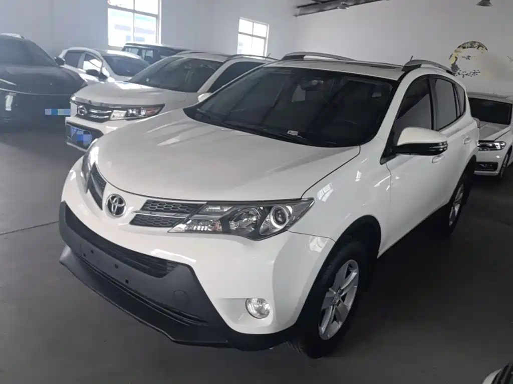 Toyota RAV4 2014 — фото 2