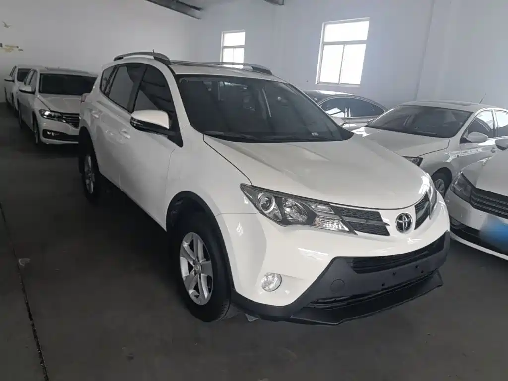 Toyota RAV4 2014 — фото 4