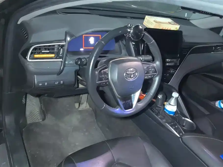 Toyota Camry 2022 — фото 12