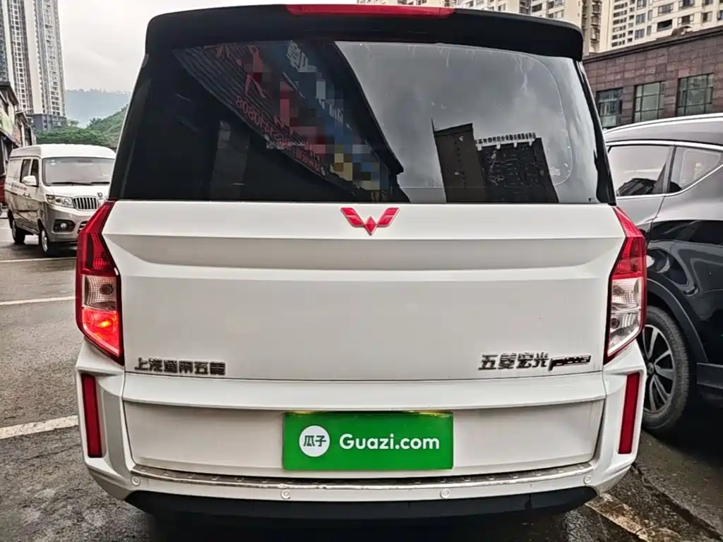 Wuling Hongguang PLUS 2022