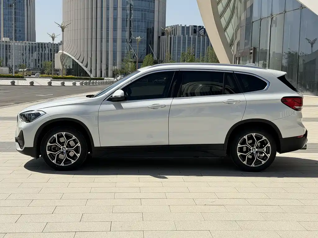 BMW X1 2022 — фото 17
