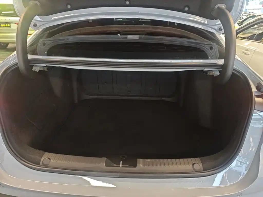 Geely Galaxy L6 2025 — фото 19