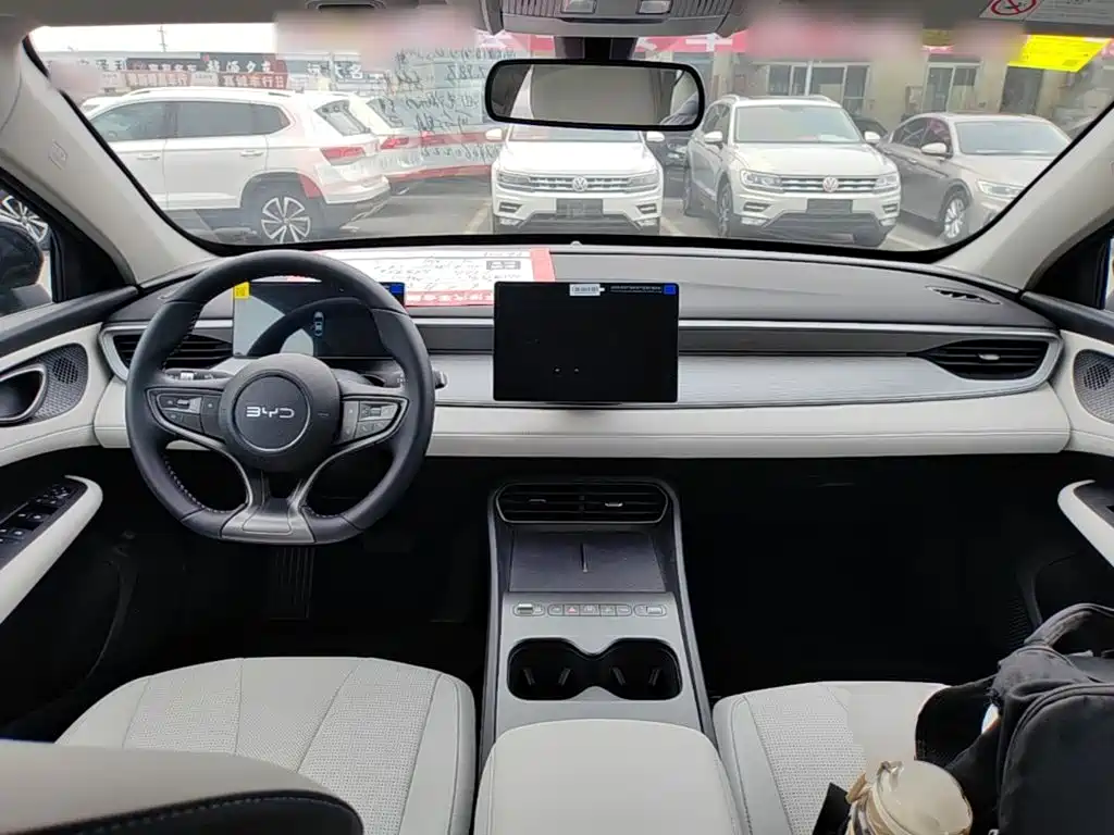 BYD Seal 05 DM-i 2026 — фото 10