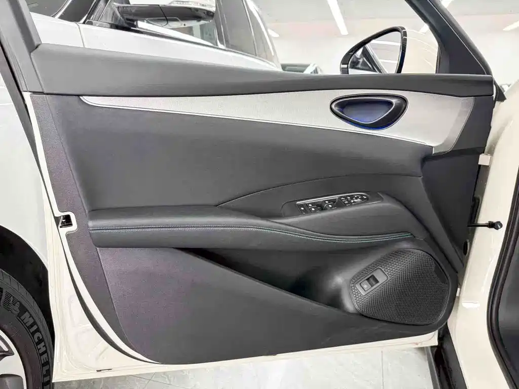 BYD Seal 06 2025 — фото 10