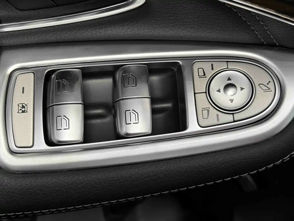 Mercedes-Benz GLC 2016 — фото 23