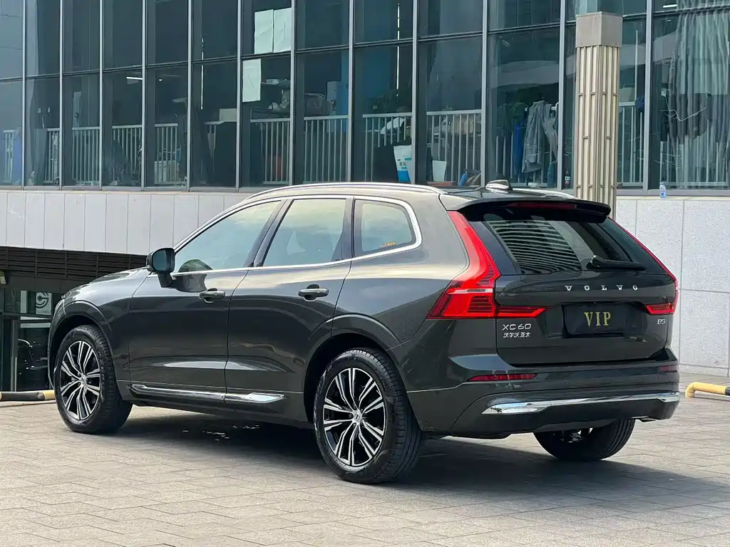 Volvo XC60 2021 — фото 5