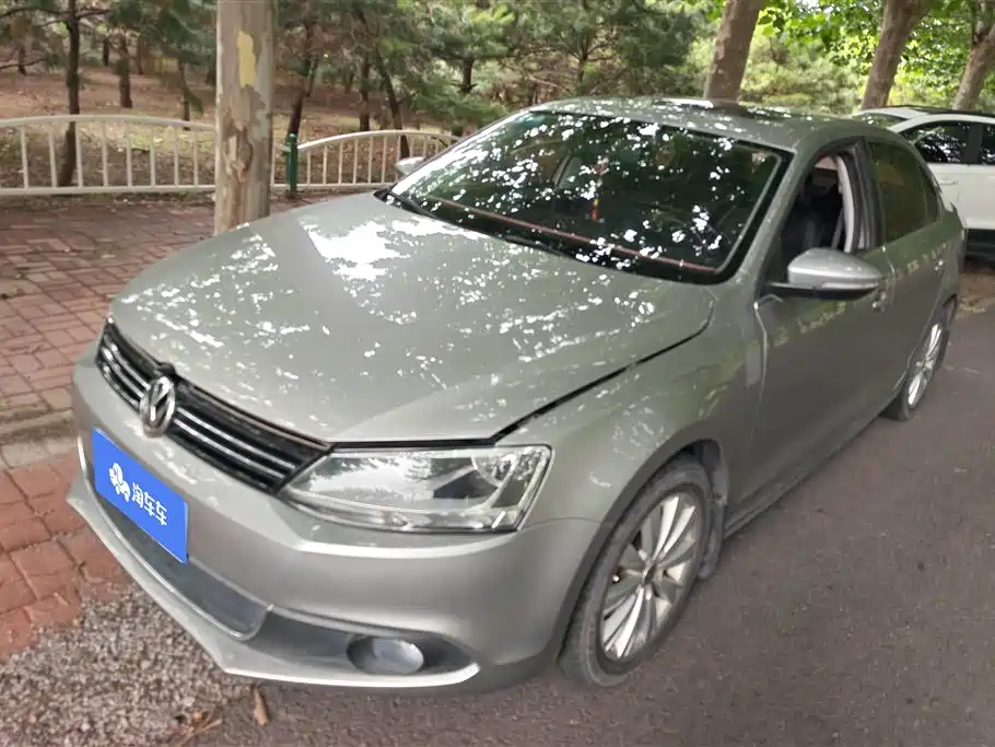 Volkswagen Sagitar 2014