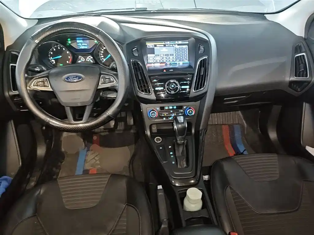 Ford Focus 2016 — фото 10
