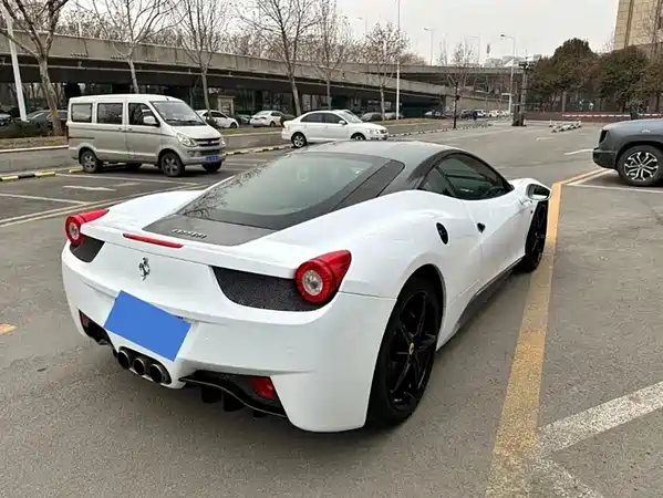 Ferrari 458 2013