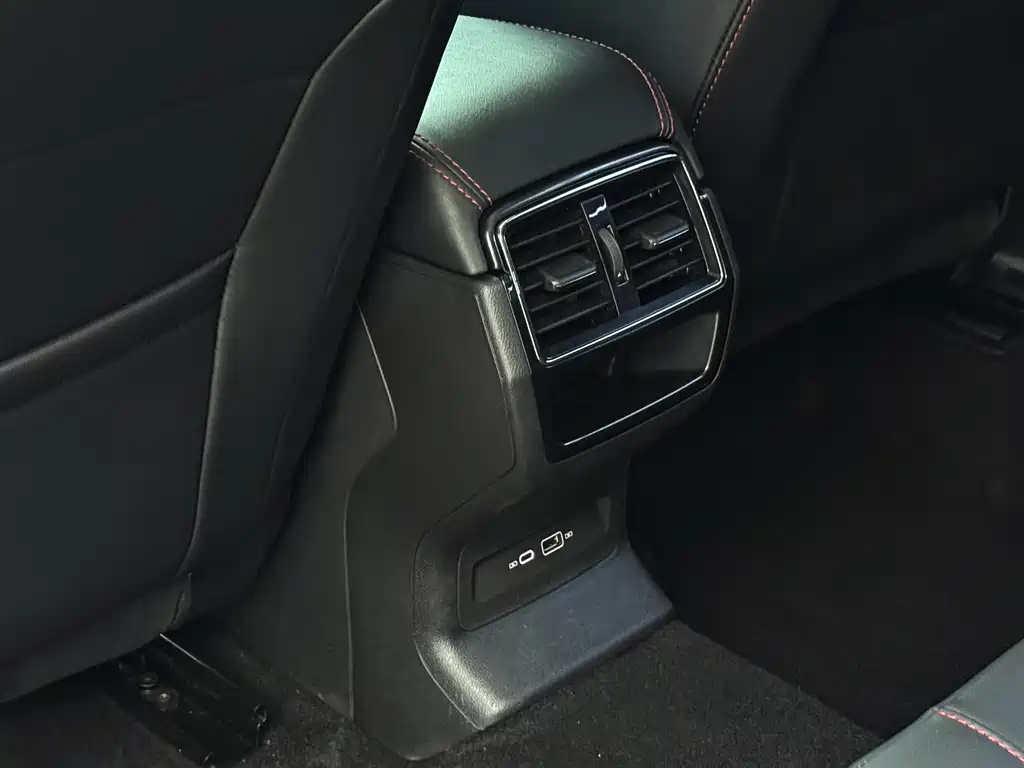 Skoda Karoq 2023 — фото 16