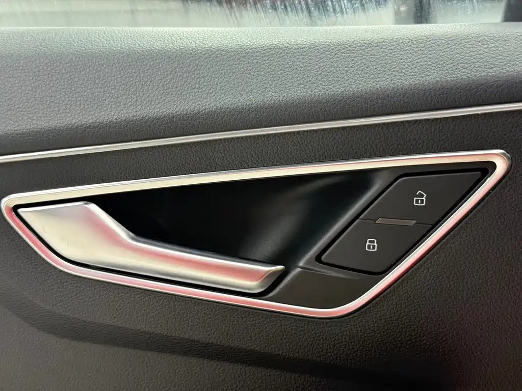 Audi Q2L 2022 — фото 15