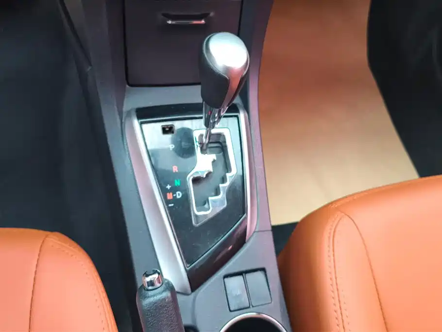 Toyota Corolla 2015 — фото 16
