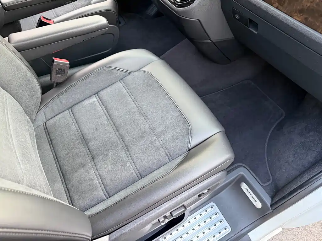 Volkswagen Multivan 2019 — фото 14