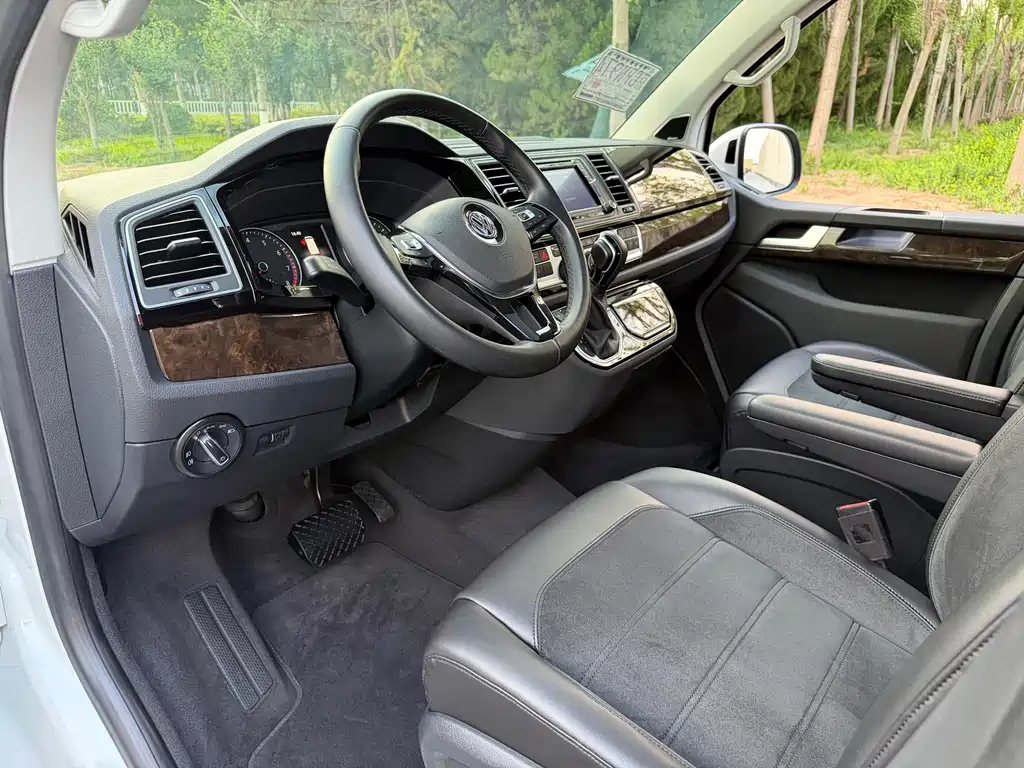 Volkswagen Multivan 2019 — фото 12