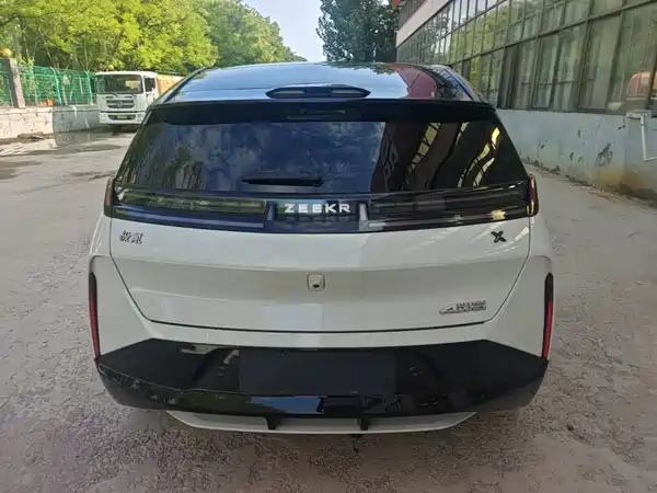 Zeekr X 2024
