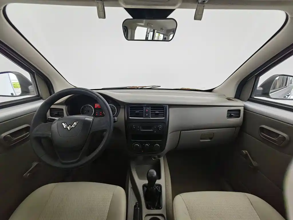 Wuling Rongguang V 2016