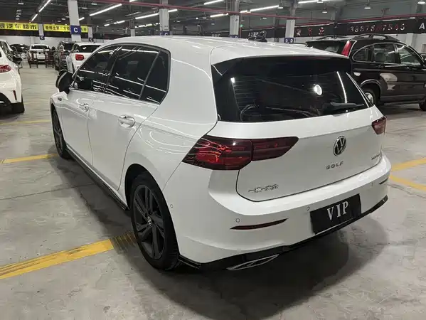 Volkswagen Golf 2021