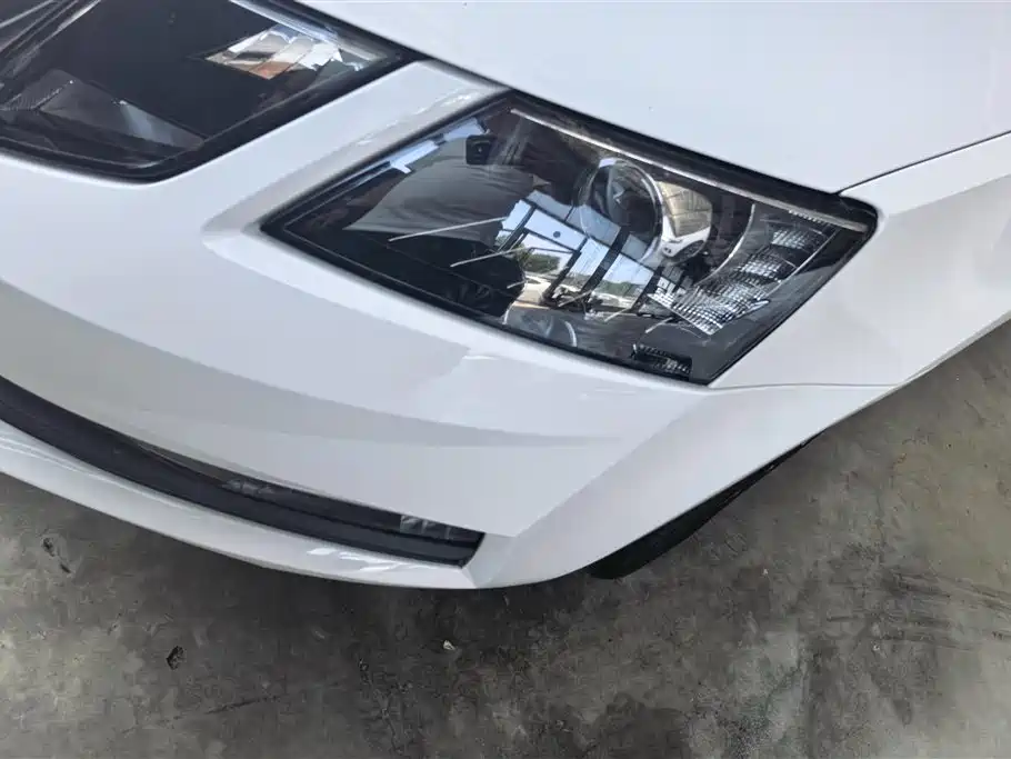 Skoda Octavia 2021 — фото 5