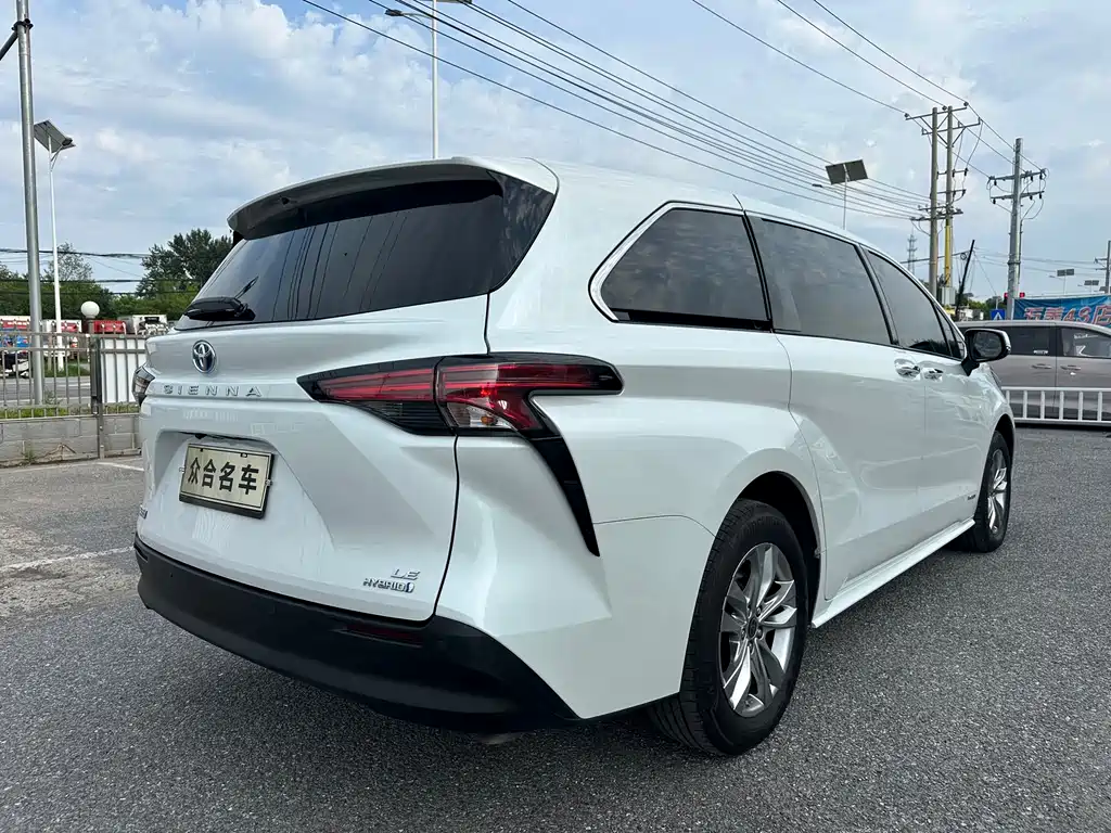 Toyota Sienna 2024