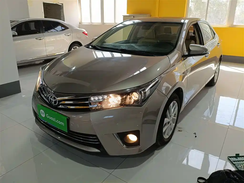 Toyota Corolla 2015 — фото 2