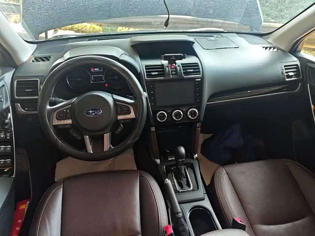Subaru Forester 2017 — фото 10