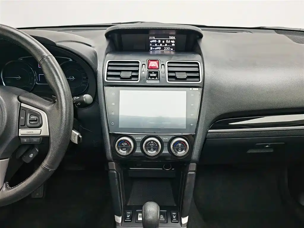 Subaru Forester 2016 — фото 12