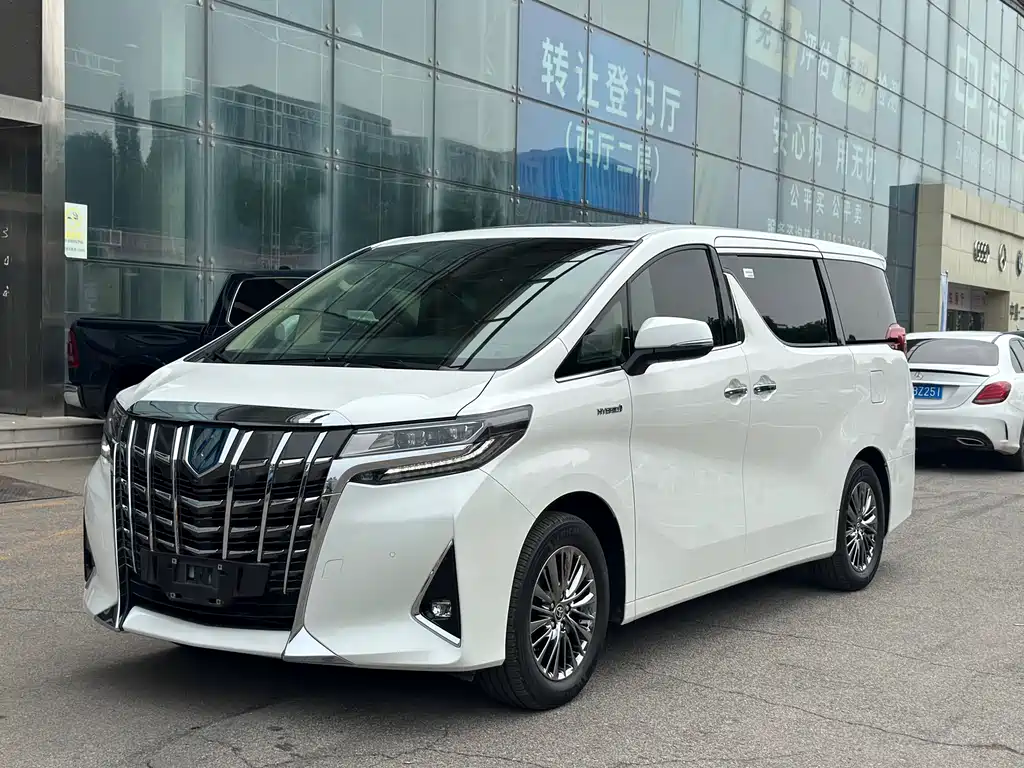 Toyota Alphard 2023 — фото 1