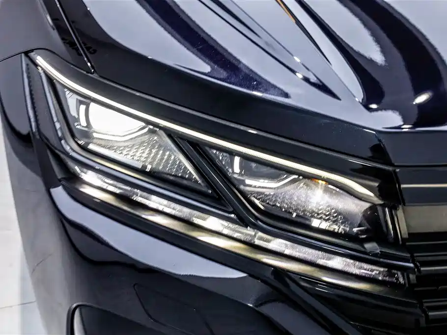 Volkswagen Touareg 2021 — фото 20