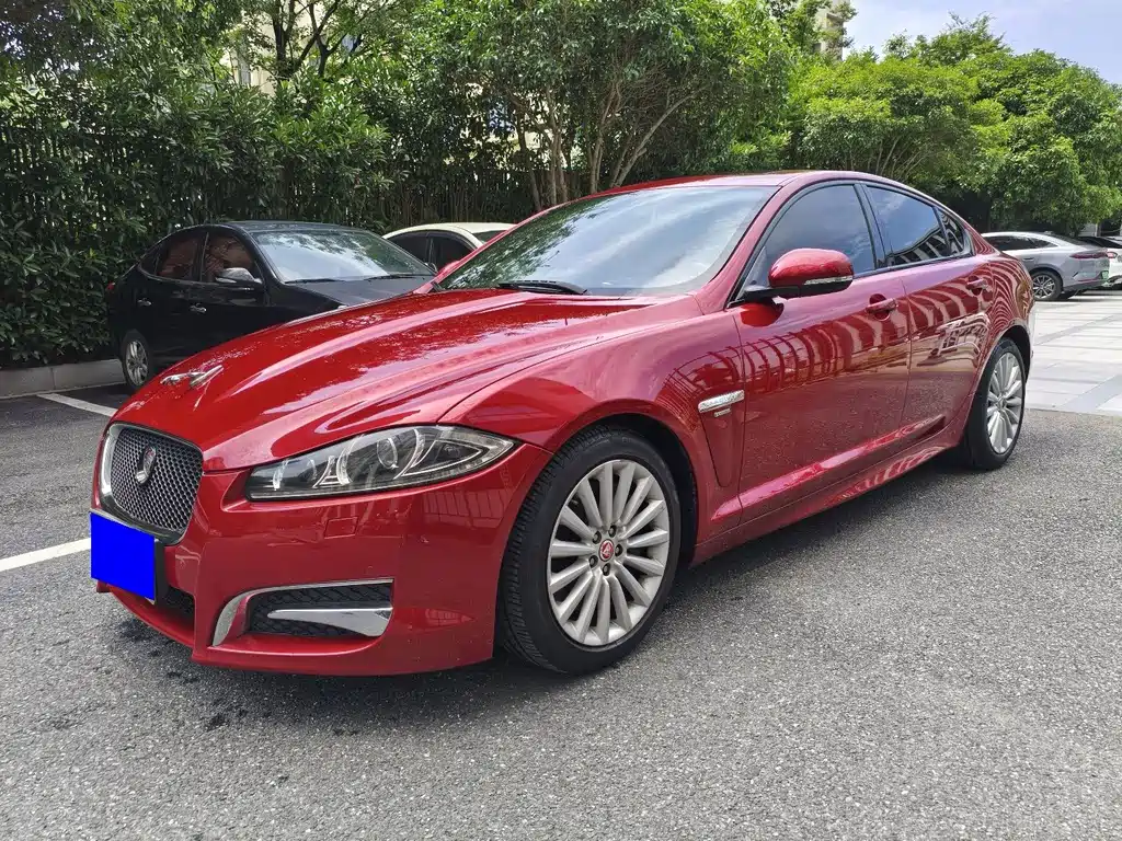Jaguar XF 2014 — фото 1