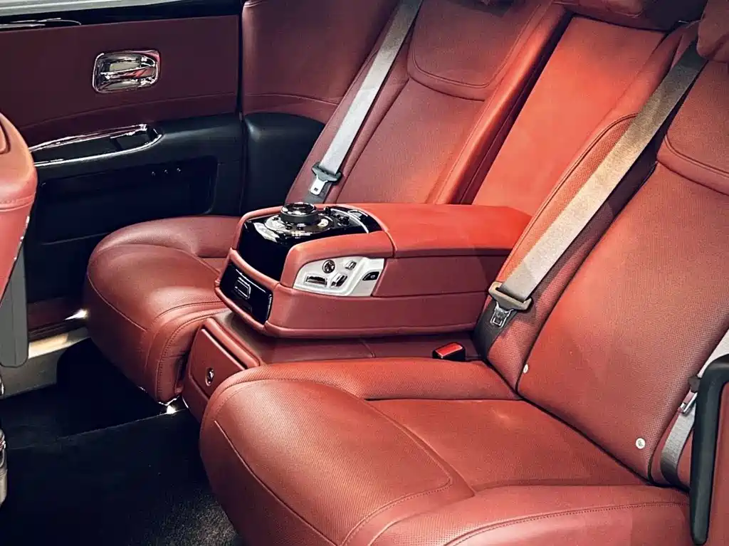 Rolls-Royce Ghost 2019 — фото 6