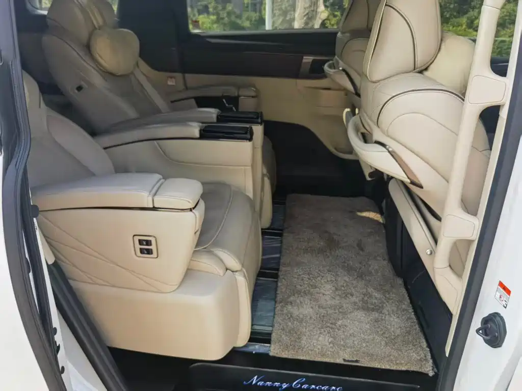 Toyota Alphard 2024 — фото 7