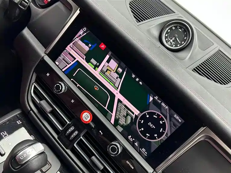 Porsche Macan 2023 — фото 9