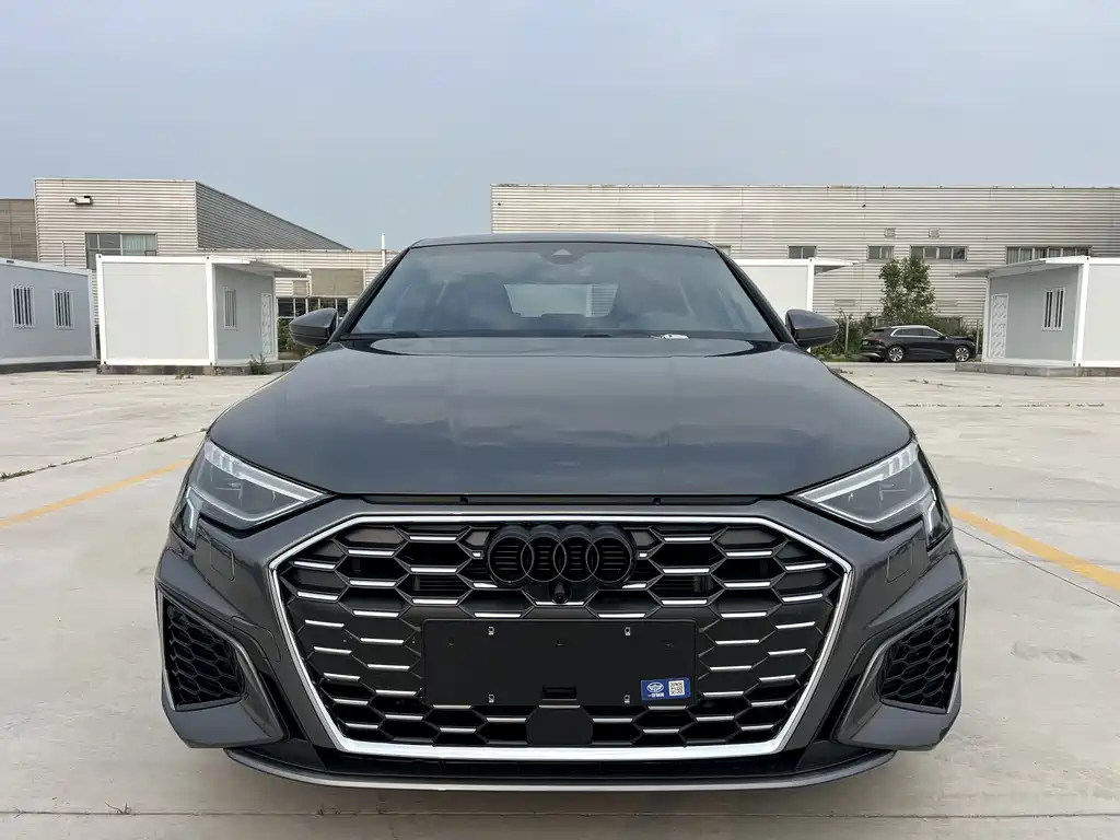 Audi A3 2023 — фото 2