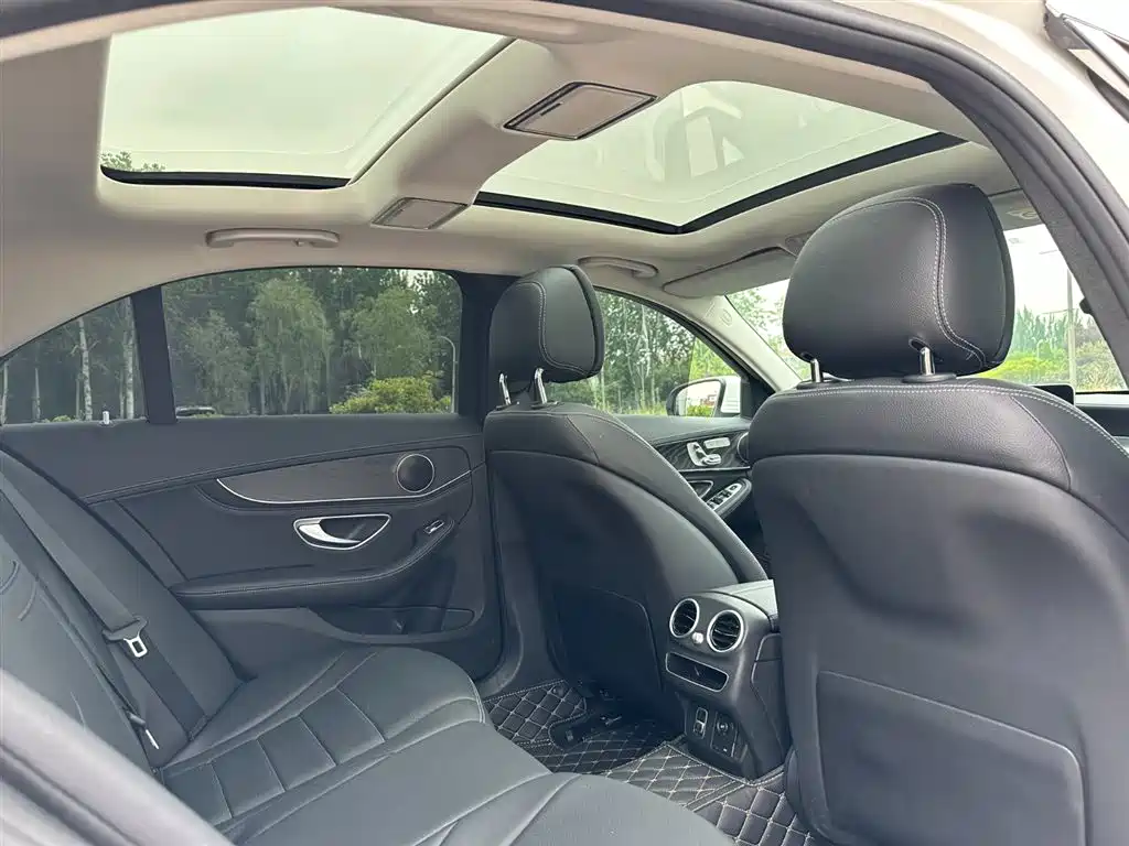 Mercedes-Benz C-Class 2020 — фото 17