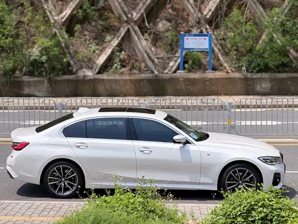 BMW 3 Series 2021