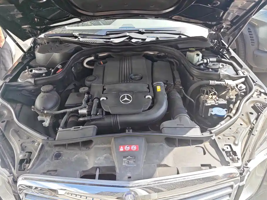 Mercedes-Benz E-Class 2012 — фото 10