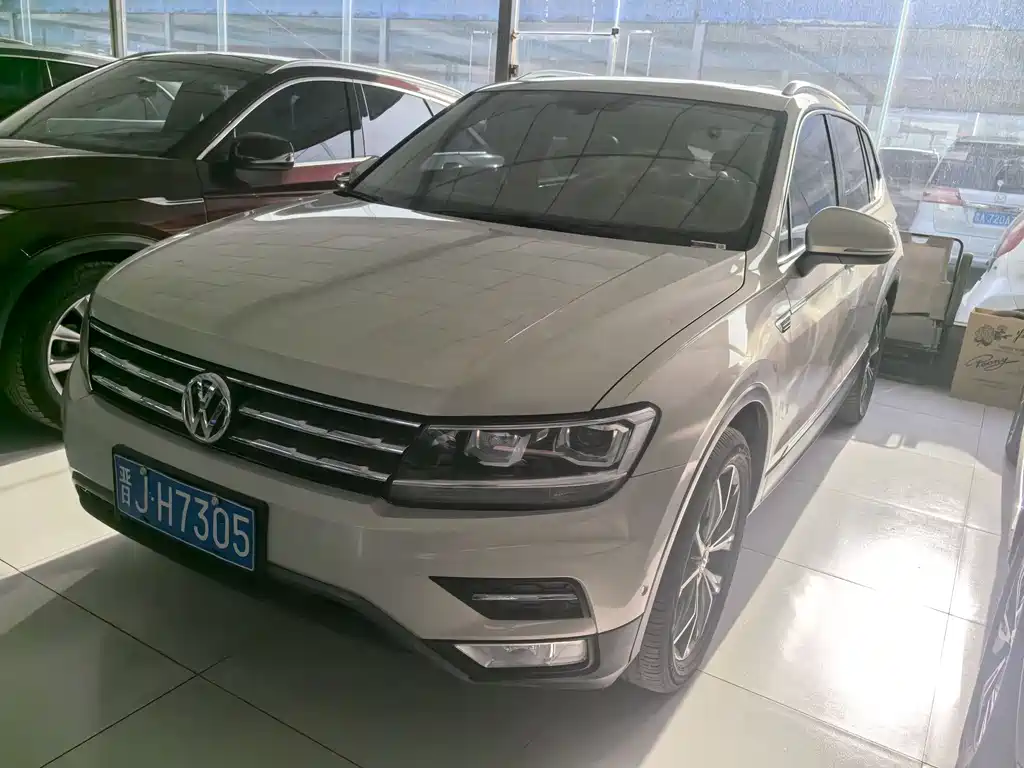 Volkswagen Tiguan L 2020 — фото 2
