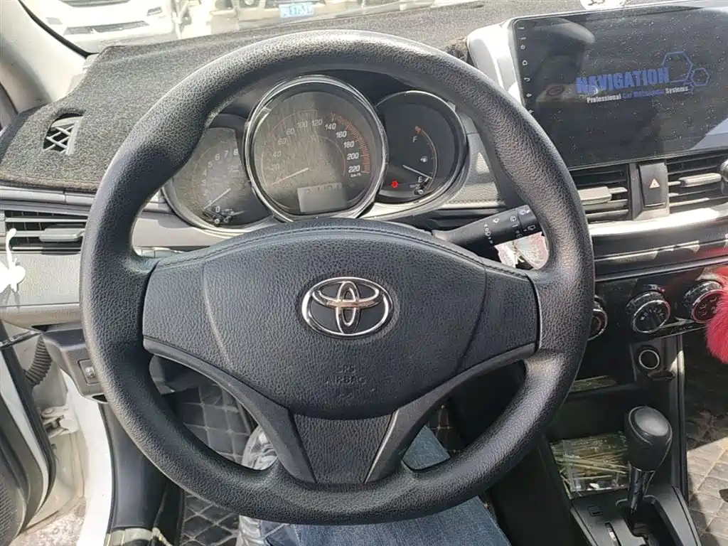 Toyota Yaris L 2019 — фото 11