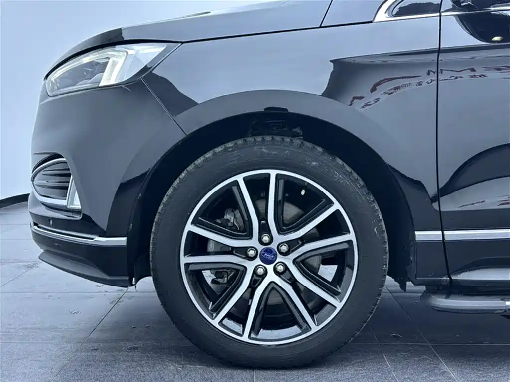 Ford Edge 2020 — фото 8