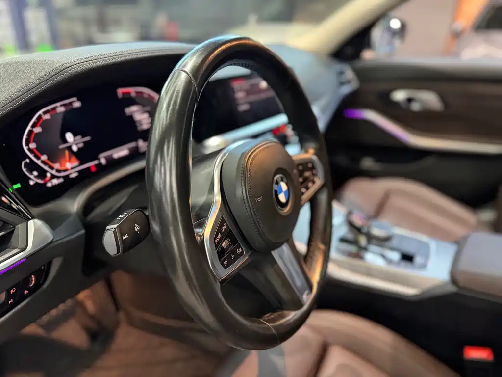 BMW 3 Series 2019 — фото 14